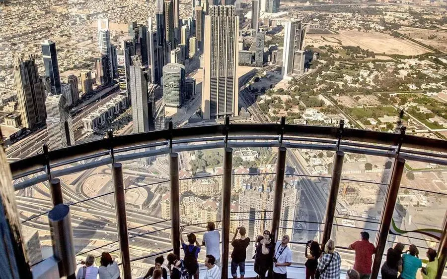 Burj Khalifa at the Top 124+ Aquariuma