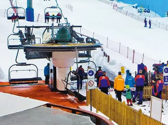 Ski Dubai Tour