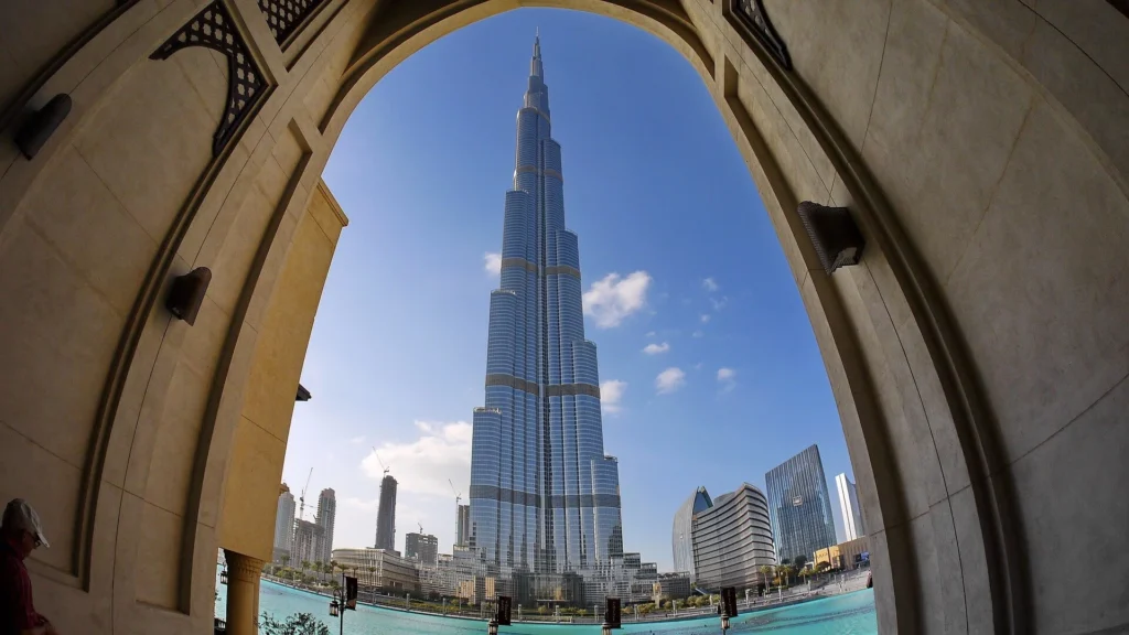 Why Burj khalifa is must-see attraction in dubai?