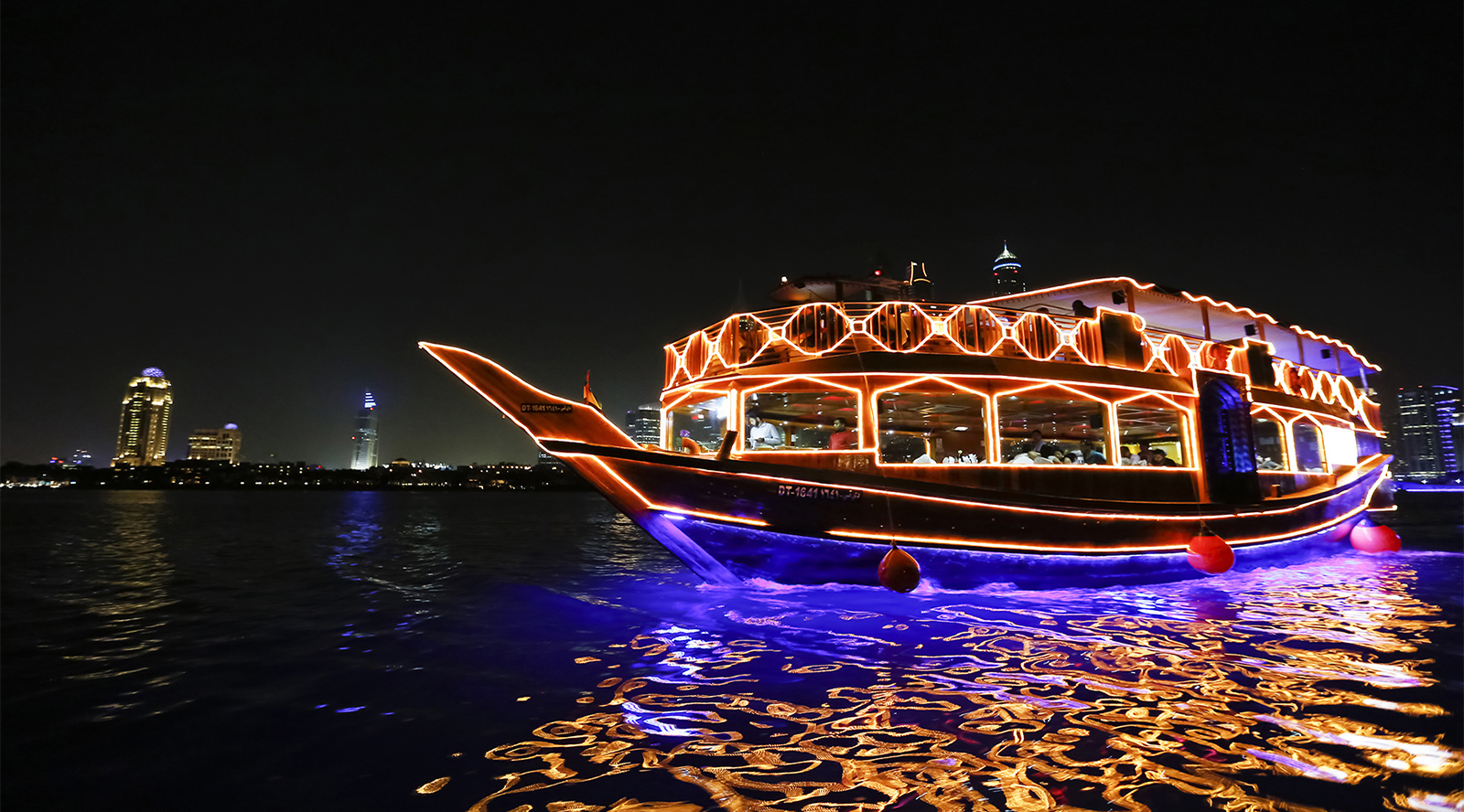 dubai-dhow-cruise-fun